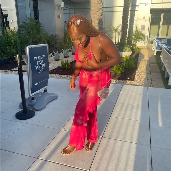 Two piece pool side/ swim / beach wear - Picture 4 of 5